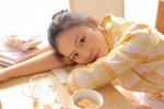 暖黃色襯衫美女細長美腿性感寫真