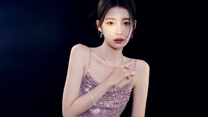 孙怡粉色亮片礼服性感写真壁纸