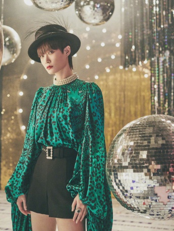 Li Yuchun retro disco style pictures