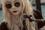 Taeyeon blonde sunglasses wallpaper