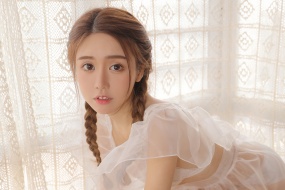 性感白紗裙美女圖片桌麵壁紙