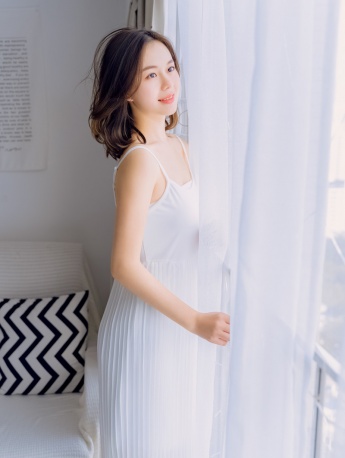 極品居家美女性感吊帶誘惑寫真