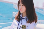 操场上的美女制服短裙性感诱惑写真