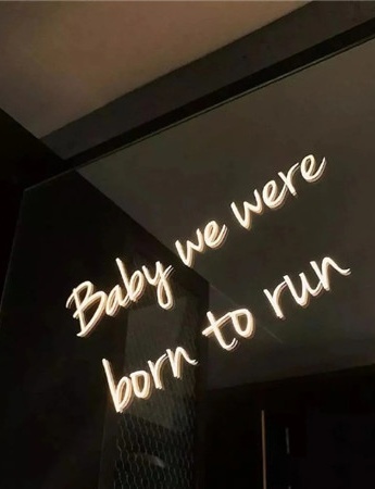 比較讓人心酸傷感的背景圖片素材