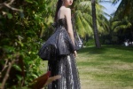 Guan Xiaotong sexy photo in black flowing dress