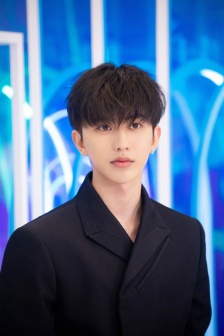 蔡徐坤品牌活动照帅气图片