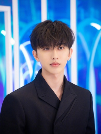 Cai Xukun's handsome pictures at brand events