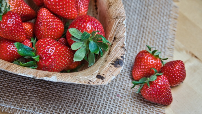 新鮮的草莓圖片素材高清壁紙