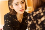 Meng Ziyi's refreshing short hair mobile wallpaper picture