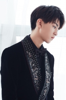 TFBOYS王俊凯手机壁纸图片