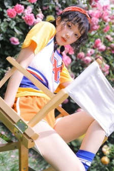 活力美少女性感运动服养眼写真