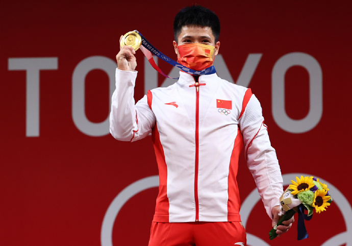李发彬获男子举重61公斤级金牌