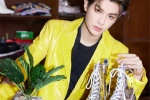 Huang Minghao's handsome event photos in bright yellow top