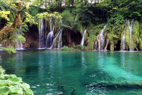 普利特维采湖风景图片桌面壁纸