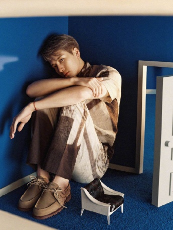 Wang Jiaer dossier fashion photo pictures