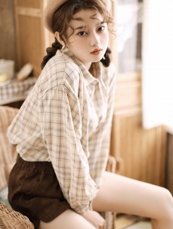 長腿少女復古風唯美私房寫真
