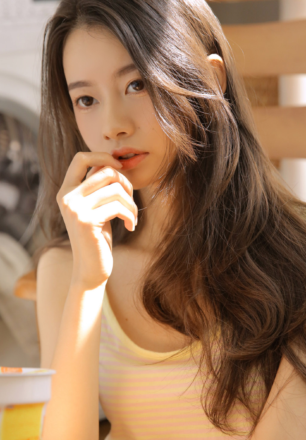 韩国微胖美女骨感是种美但是更喜欢能盘的美女