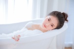 泡泡浴美女白皙肌膚性感迷人寫真
