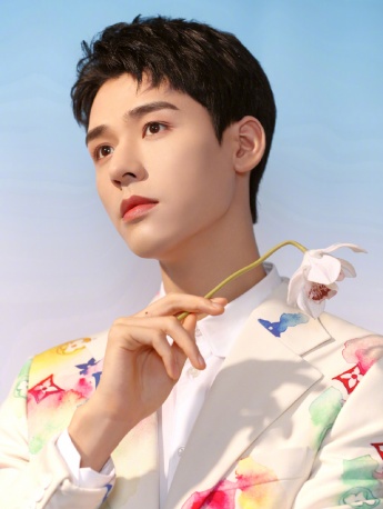 龔俊時尚芭莎年度派對帥氣圖片寫真