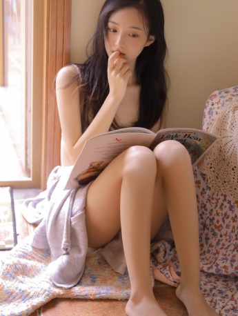 性感骨感美女内衣诱惑写真