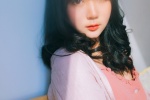 清冷气质美女小露香肩性感写真