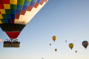 土耳其卡帕多奇亚热气球图片壁纸