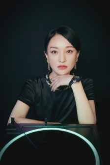 Zhou Xun's charming and sexy photos at electronic music party