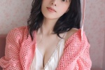 丰满美女性感吊带诱惑写真