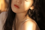 Sexy beauties with fragrant shoulders and eye-catching photos