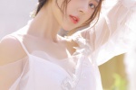 森系美女白色纱裙唯美动人写真