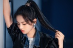 Yang Chaoyue's cool fashion photo with cowboy style