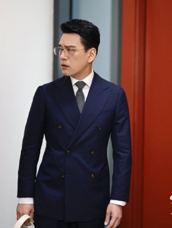 《完美伴侣》林庆昆图片