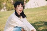彭小蔣立夏校園風甜美寫真圖片