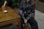 Li Yifeng's lazy and handsome photo in black leather jacket