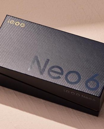 iQOONeo6手機海報高清圖