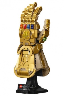 Avengers Infinity Gauntlet series displayed from multiple angles