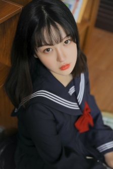 清纯学生妹美女制服诱惑写真