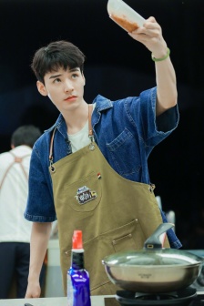 《Chinese Restaurant Season 5》Gong Jun stills pictures