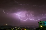 Shocking thunder and lightning weather without watermark computer wallpaper
