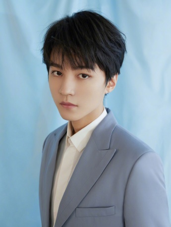 Wang Junkai handsome pictures and photos in foggy blue suit