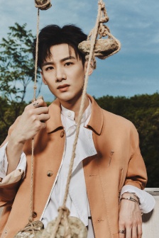 Bai Jingting Youjia Pictorial Handsome Photo Pictures