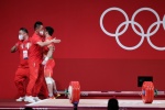 Chen Lijun wins gold medal in men's 67kg weightlifting class