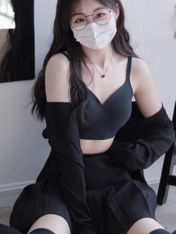 半口小希性感口罩少女壁纸