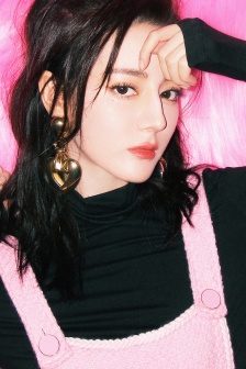 迪麗熱巴仙氣性感寫真手機壁紙