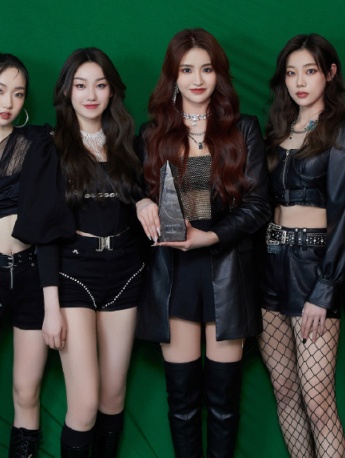 NAME2021鳳凰網時尚之選圖片