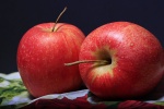 HD red apple picture desktop wallpaper
