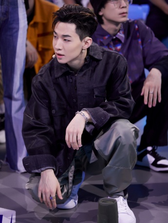 Handsome pictures of Liu Xianhua's first battle on this street