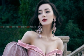 December 2021 Dilireba desktop calendar wallpaper