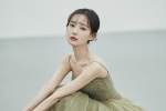 Sexy beauty Li Yitong computer desktop wallpaper