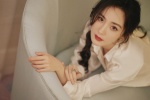 Yang Mi's simple, elegant and sexy photo pictures